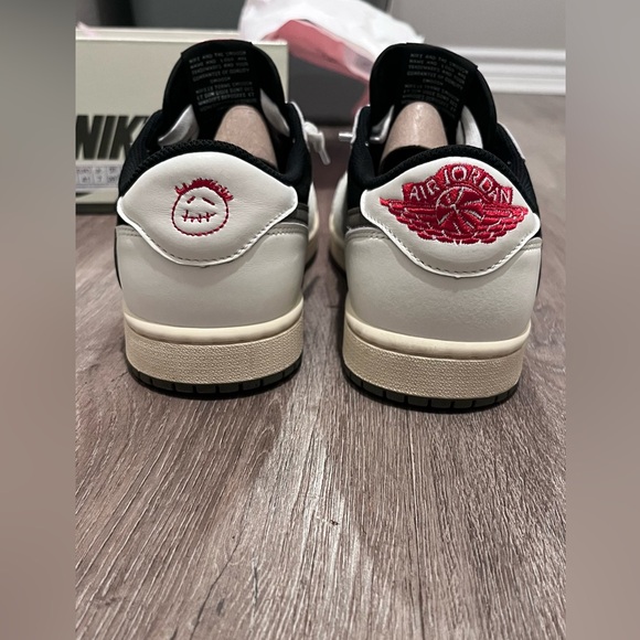 Nike Air Jordan 1 Retro low OG SP  Travis Scott Olive women’s used twice - Picture 4 of 8